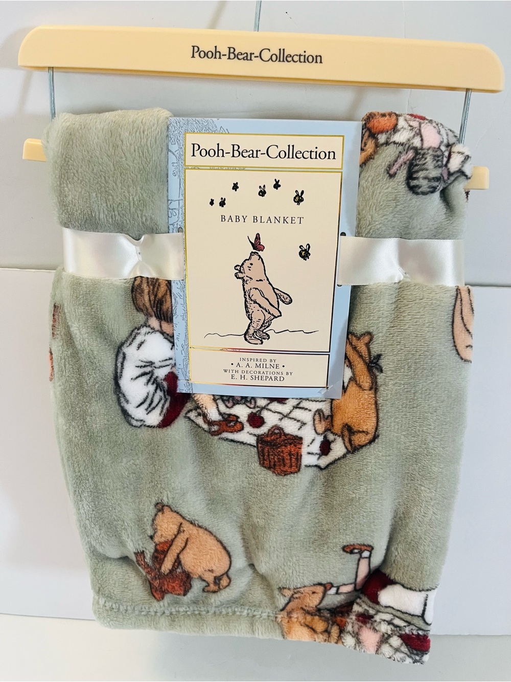 Winnie the Pooh Bear Collection Baby Blanket Picnic Christopher Robin Piglet